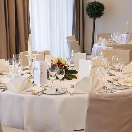 Otel Parkhotel Wittekindshof 4*