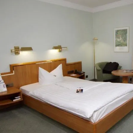 Отель Parkhotel Wittekindshof 4*