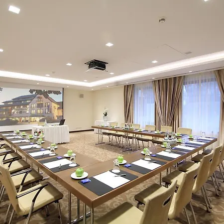 Отель Parkhotel Wittekindshof 4*