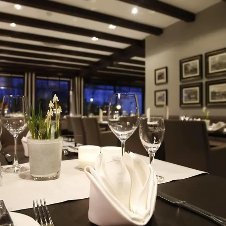 Отель Parkhotel Wittekindshof 4*